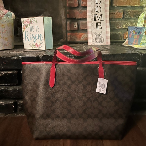 New with tags. Coach sig city tote - Picture 3 of 5